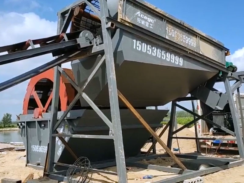 固定式滾筒篩+輪斗篩沙水洗設(shè)備現(xiàn)場(chǎng)